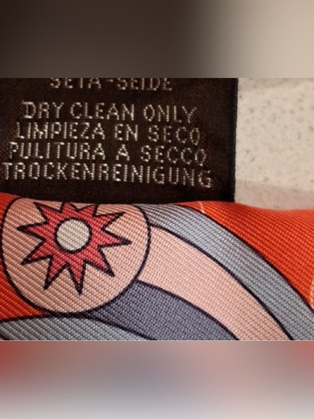 Hermès Silk “Springs Springs” Twilly Orange Bois de Rose. Full set with tags. - Picture 10 of 10